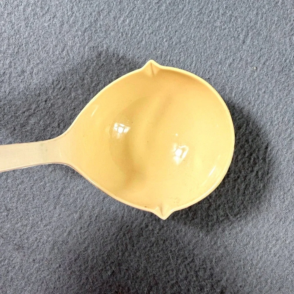 Vintage EKCO USA Nylon Soup Ladle Cream Kitchen Utensil 70s‎ Dishwasher Safe